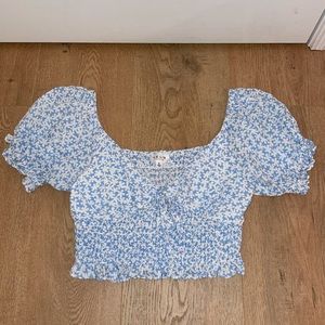 Puff sleeve crop top